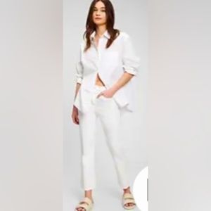 White jeans. NWT. Great summer staple.